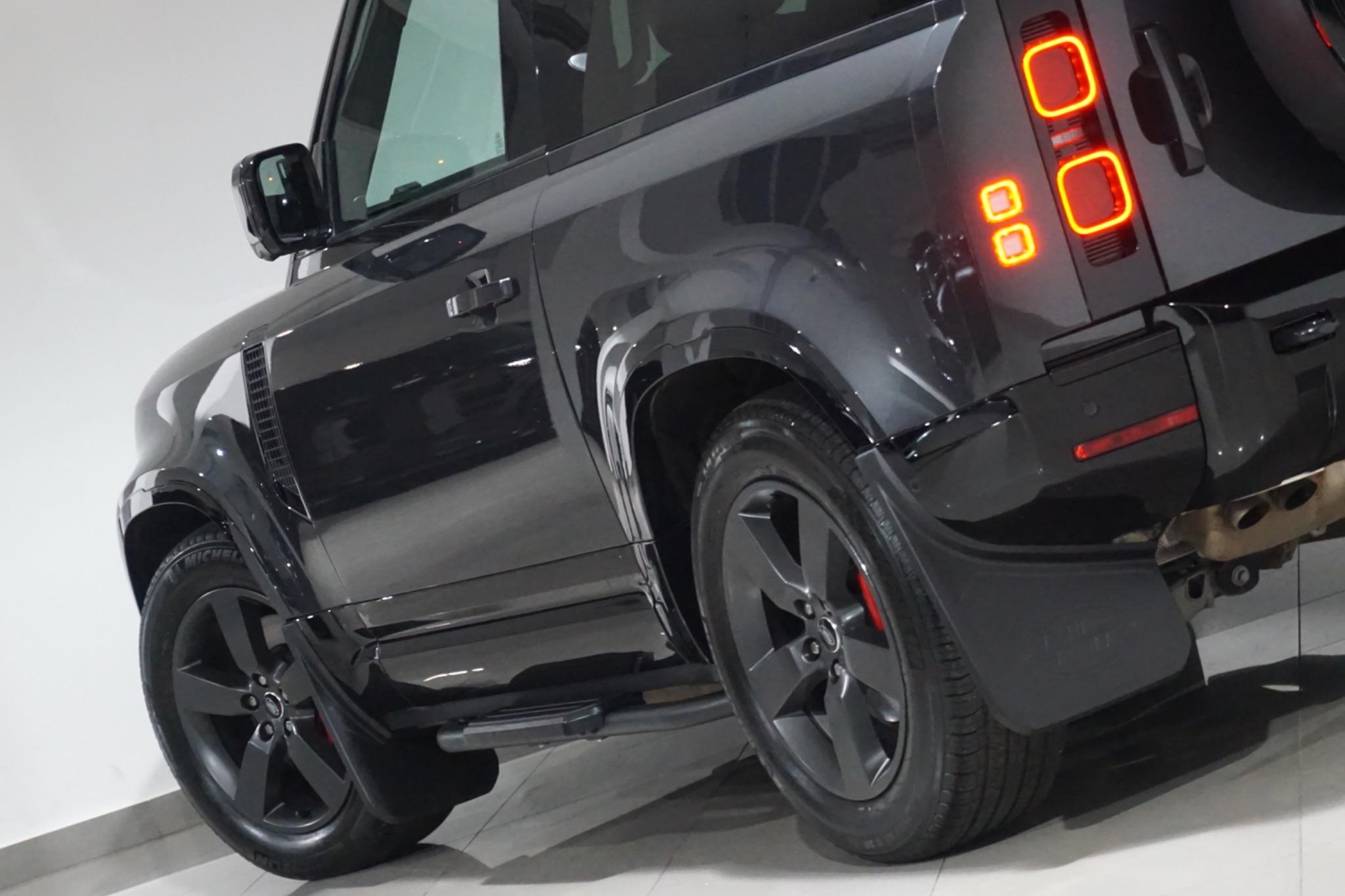Land Rover Defender 90 3.0 D300 MHEV X-Dynamic HSE Hard Top SUV Auto 4WD SWB Euro 6 (s/s) 3dr